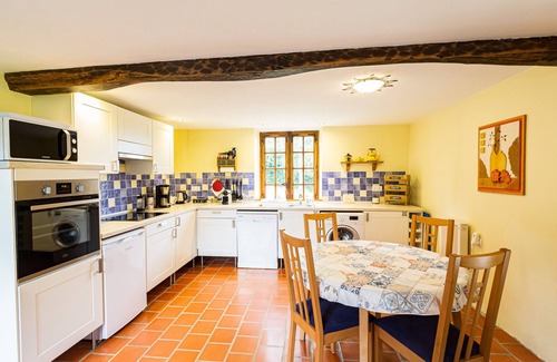 Loudet Cottage | Character Cottage Magnificent Views Of The Pyrenees, 10x5m Pool, Adults only