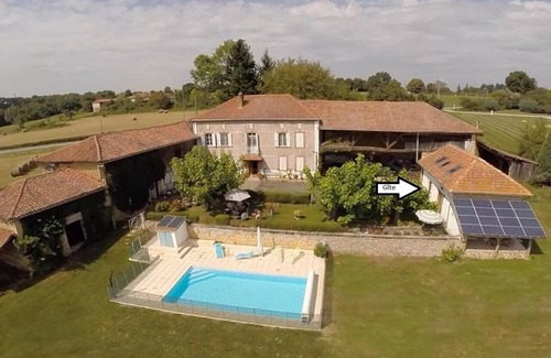 Loudet Cottage | Character Cottage Magnificent Views Of The Pyrenees, 10x5m Pool, Adults only