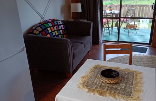 Te Aroha Cottage | Character cottage. Walking distance to mountain and town. Private with spa.