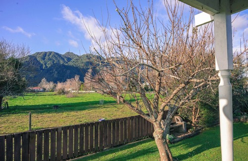 Te Aroha Cottage | Character cottage. Walking distance to mountain and town. Private with spa.