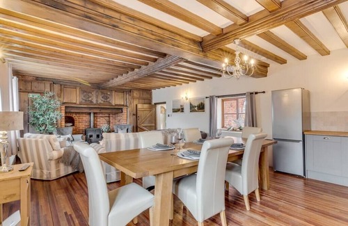 Aldborough House | Character, country 5bed house w/garden & parking