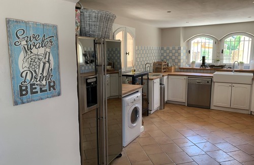 Quarante House | Character country property surrounded by vineyards