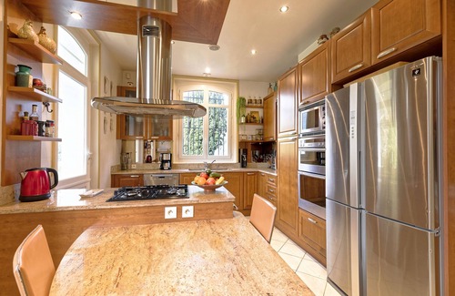 Le Celle-Saint-Cloud Villa | Character villa 8 to 15p, 15 min from Paris-350 m2