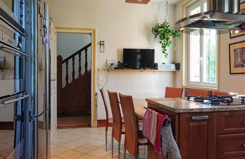 Le Celle-Saint-Cloud Villa | Character villa 8 to 15p, 15 min from Paris-350 m2
