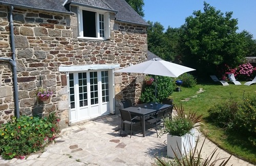Le Minihic-sur-Rance Cottage | character stone gites