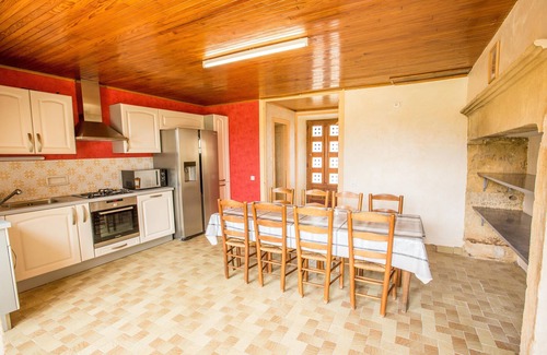 Marquay House | Character gîtes in old farmhouse, swimming pool (6-8personnes) in wooded grounds