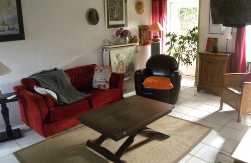 Montmartin-sur-Mer House | Character house in a walled garden and sunny