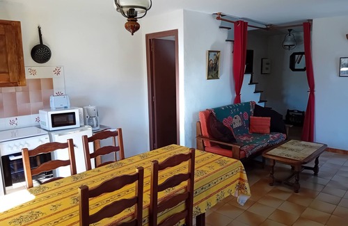 Joannas House | Character house with 1000m2 garden, beautiful view in a protected area.