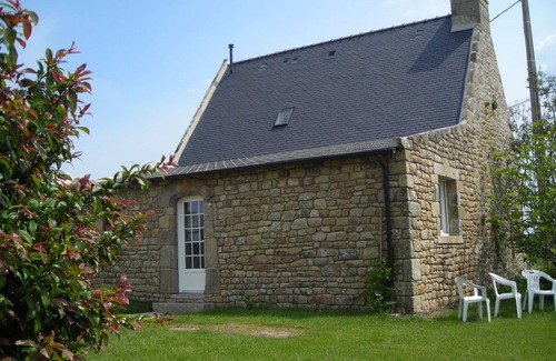 Erdeven House | Character property is 10 minutes from the beach by car Erdeven