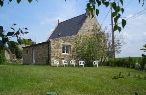 Erdeven House | Character property is 10 minutes from the beach by car Erdeven