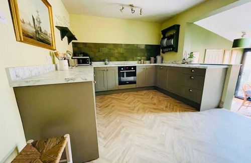 Portsmouth House | Character Victorian Townhouse - Conservation Area