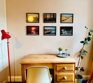 Manningtree House | Characterful & cosy cottage with large double room