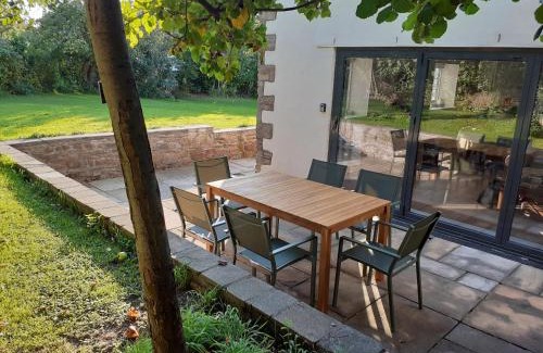 Backwell House | Characterful Cottage adjacent to an Orchard