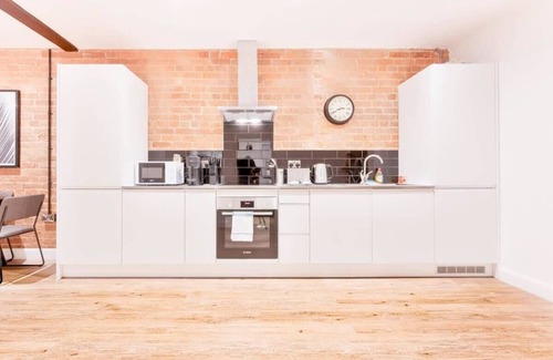 Burton on Trent Apartment | Characterful 2 Bed Apartment in Burton-on-Trent