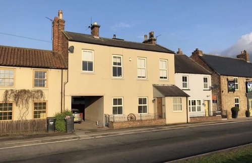 Richmond House | Characterful Home With Hot Tub In Vibrant Village!