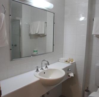 Singleton Hotel | Charbonnier Motor Inn