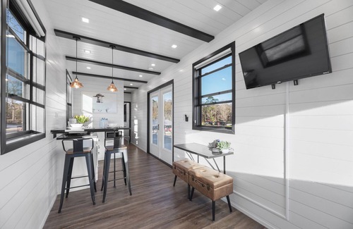 Willis House | Charcoal King: 2 mins to Lake Conroe! Heated Pool, Fire Pit, Stocked Ponds