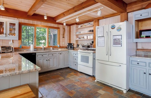Canandaigua House | Chardonnay Chalet: Dreamy Adirondack Style Chalet in Wine Country!
