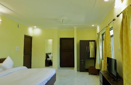 Lansdowne Hotel | Charekh Food & Forest Resort