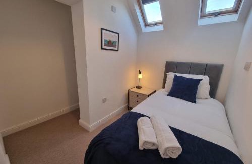 Cribbs Causeway House | Charfield House by Cliftonvalley Apartments