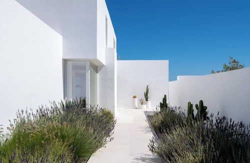 Oia Villa | Charisma Estate by Fantasia Villas