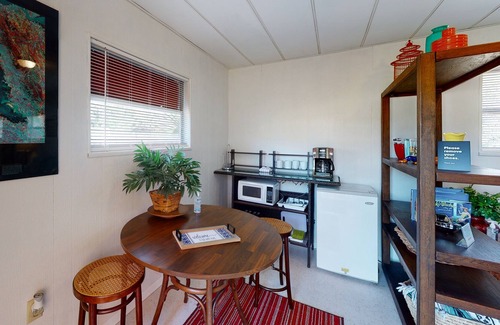 Carrabelle House | Charismatic getaway two miles to the beach with WiFI & central AC - snowbirds OK