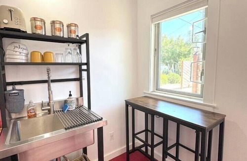 Solvang House | Charismatic pet friendly downtown studio