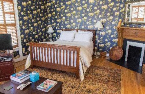 South Boston Bed & Breakfast | Charles Bass House Bed & Breakfast