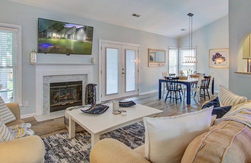 North Charleston House | Charleston Charm Sleeps 10!