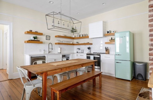 Cannonborough Elliotborough Apartment | Charleston Condo: Steps to King St Sleeps 8!