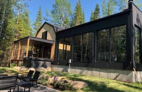 Saint Aime Des Lacs Ski Chalet | Charlevoix - Chalet Le Refuge
