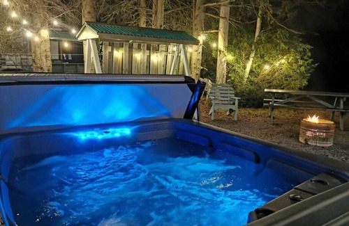 Saint-Tite-des-Caps Ski Chalet | Charlevoix, spa, bbq, fire & nature