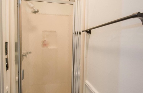 Central Lake Apartment | Charlie Room BW Boutique Hotel