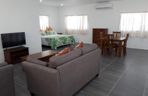 Matavera Villa | Charlie's Villa 5, Pouara, Private and peaceful.
