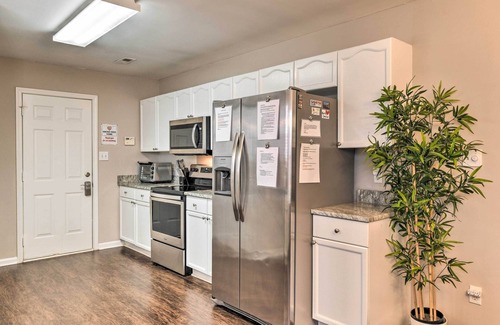 Charlotte House | Charlotte Family Retreat w/Deck, Near UNCC!