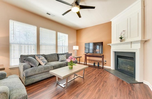 Charlotte House | Charlotte Townhome with Deck 18 Mi to Downtown!