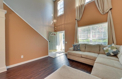 Charlotte House | Charlotte Townhome with Deck 18 Mi to Downtown!