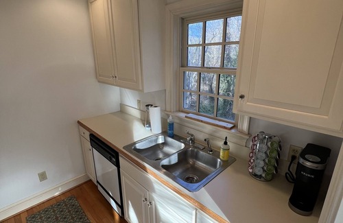 Charlottesville Cottage | Charlottesville/ Ivy Apartment Cottage
