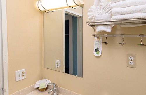 Ortley Beach Hotel | Charlroy Motel