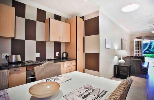 Centurion Apartment | Charlton House 1 No loadshedding