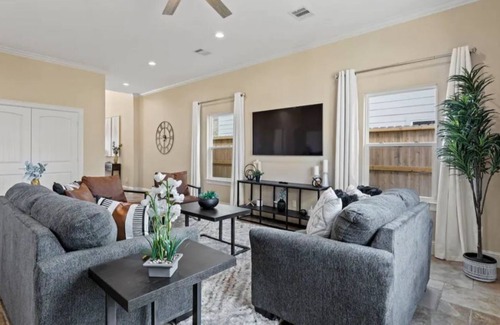 Spring Branch East House | Charm 1 near Downtown & Galleria