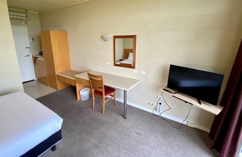 Traralgon Apartment | Charm and private, fully furnished suite for rent.