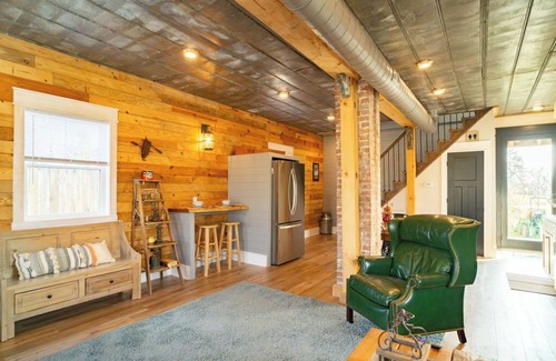 McGaheysville House | Charm & Character TOP NOTCH at The Massanutten Country Store
