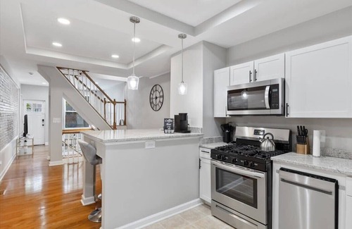 Downtown Baltimore House | Charm City Homestay in Washington Village