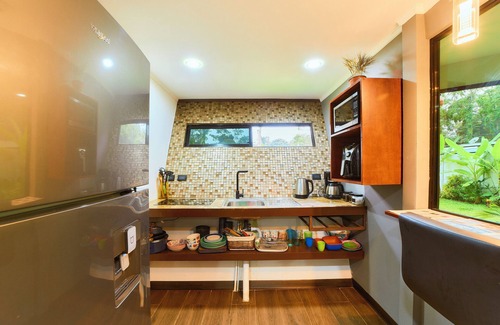 Puerto Viejo de Talamanca Villa | Charming 2-bedroom villa with WiFi, AC, Pool in vibrant Playa Negra,Puerto Viejo