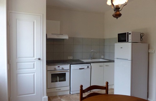 Saint-Bonnet-de-Rochefort Cottage | Charming Cottage with Garden, Near Medieval Village & Vineyards - Family Friendly, Sleeps 6