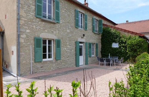 Saint-Bonnet-de-Rochefort Cottage | Charming Cottage with Garden, Near Medieval Village & Vineyards - Family Friendly, Sleeps 6