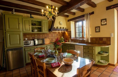 Cause-de-Clerans Cottage | Charming Farmhouse Near Dordogne River, Close to Medieval Villages, WiFi, Garden, Pets Welcome