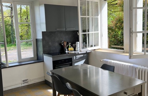 Saint-Lubin-en-Vergonnois Cottage | Charming cottage located in the park of a 17th century castle