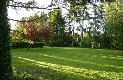 Saint-Pourcain-sur-Sioule Cottage | Charming House with Pool, Sauna, Garden, Near Vichy and Moulins
